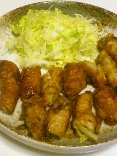 レンジで加熱するだけ😊🙌「 キャベツと豚肉のレンジ蒸し」このレシピのポイントは↓の投稿文をチェックしてくださいね✨⁠ ⁠----------------------------------⁠ ✍️このレシピのポイントは ⁠ ⁠✔️食べ応え抜群で夕飯のおかずにおすすめ🙌⁠ ✔️ごまがたっぷり入った