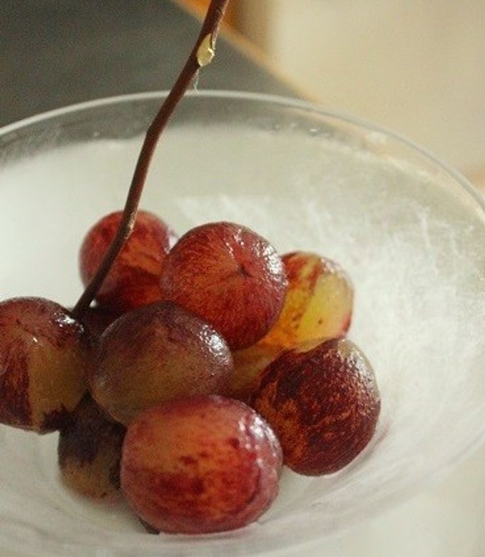 トゥルン 巨峰の皮が簡単にむけちゃう方法って!? - 農水省が紹介するライフハックに「こんな食べ方があったとは」「ぶどう食べたくなってきた」の声マイナビニュース