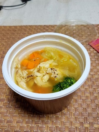 セブンイレブン 野菜と蒸し鶏のコンソメスープ 食べてみた - gajeee