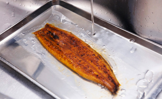 うなぎの温め方を解説！レンジからフライパンまで、おいしくなる温め直し方株式会社フーズ・ユ