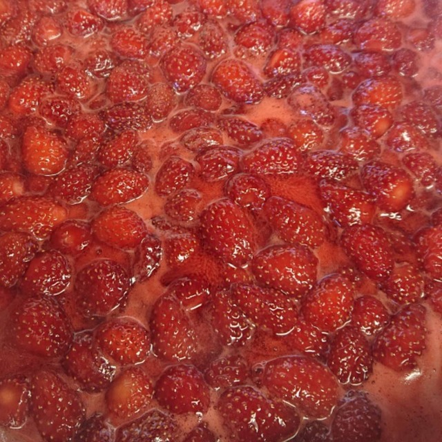 甘さひかえめ まるごと苺のコンポート