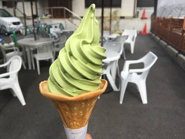桜抹茶ソフトクリーム始まりました。公式 道の駅お茶の京都みなみやましろ村茶畑に一番近い道の駅