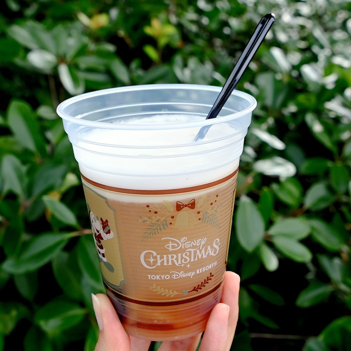 東京ディズニーランド、冬を楽しむ「サダハルアオキ」コラボソフトクリーム ホットチョコレートドリンクなど - トラベル Watch