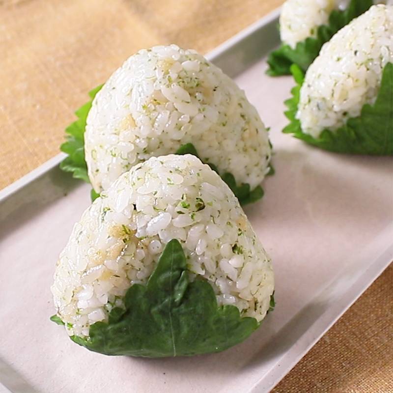 おうちで作れる！ 最新おむすびレシピ301映える！「オープンおむすび」2 「ポークたまごおむすび」アレンジ3進化形「焼きおにぎリング」「焼きおむすび俵」4防災食品を消費「ローリングストックおむすび」ニュースリリースKOKUBO PRESS小久保工業所