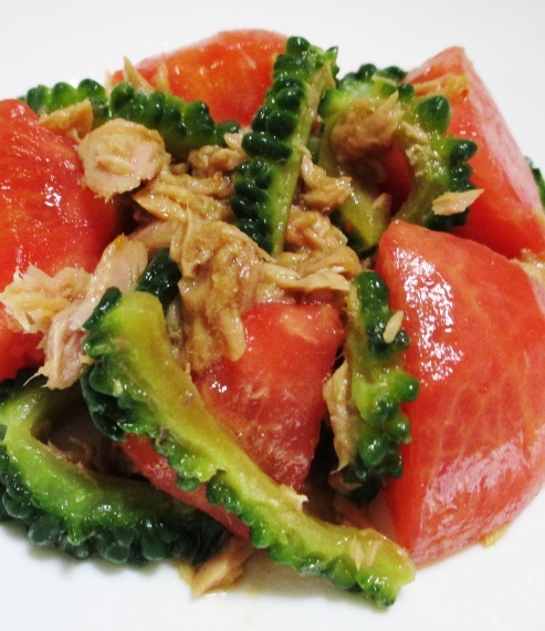 トマトときゅうりとツナのサラダ