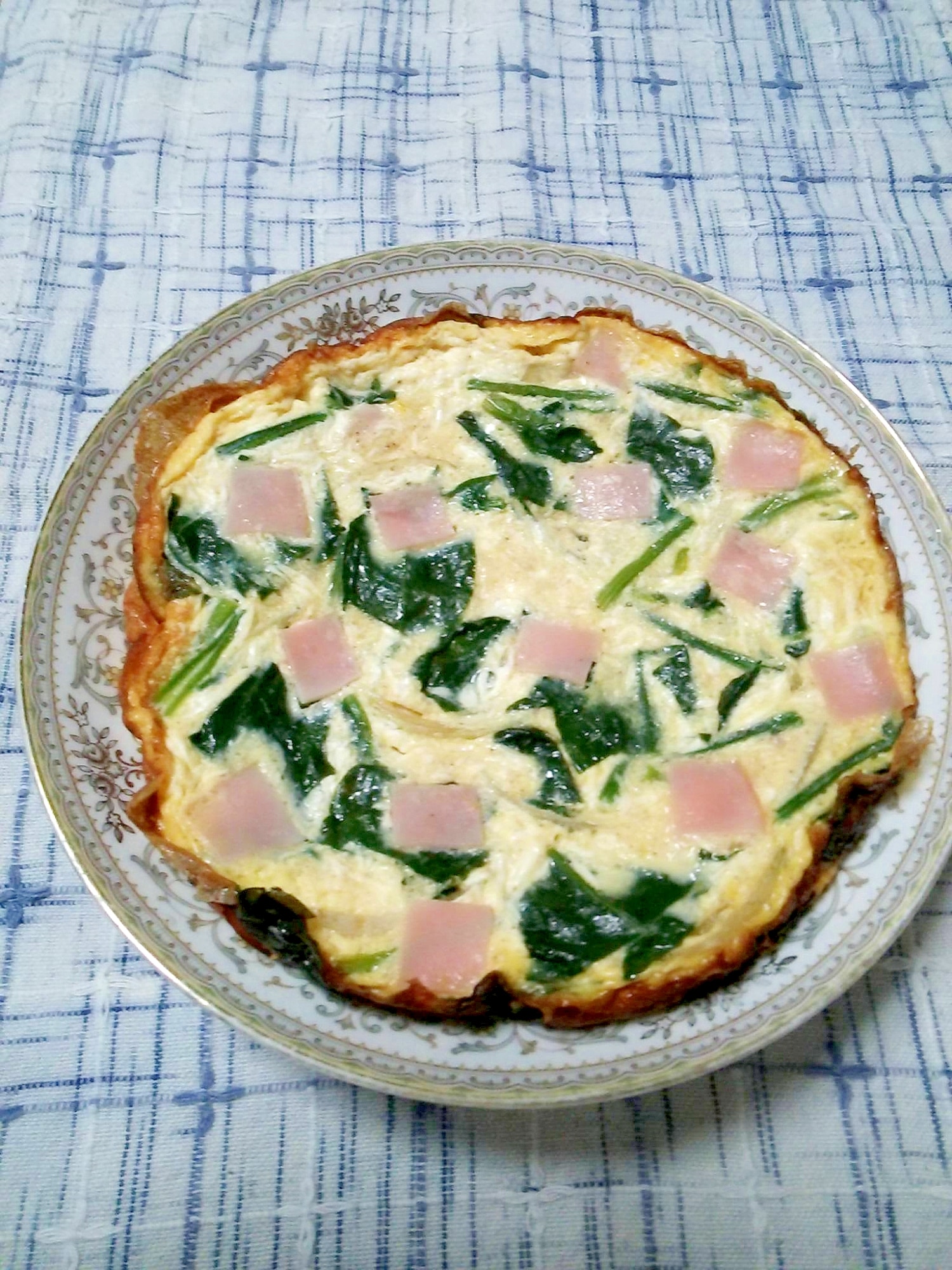 フライパンで作る！ ほうれん草としめじのキッシュ