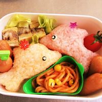 はな❀ 偏食ごはん、キャラ弁♡ ⁡ 他のお弁当はこちら→ @hanahana_0513 ⁡ ⁡ ⁡ ⁡ 水族館弁当🐟 ￣￣￣￣￣￣￣￣￣￣ ⁡⁡ 昨日の娘のお弁当🍙 ⁡ ⁡ 夏っぽいお弁当にしたいなぁと思っていたら テレビで水族館の特集をしていたので あざらし＆ペンギン弁当にしました