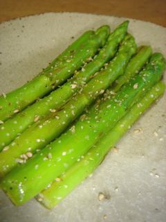 料理コラムニスト・山本ゆりさん「豚こまとたっぷり長ネギとモヤシのだししょうが炒め」 - よみふぁみお得で楽しいWebメディア