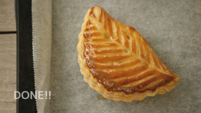 2025NEWデザート！フランスの伝統的なアップルパイ「ショソン・オ・ポム」販売スタート。冬の贅沢cafeタイムを。公式陽・燦燦 はる・さんさん農家レストラン