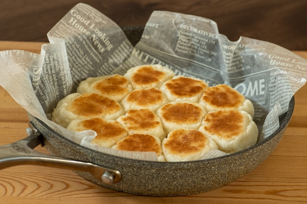 フライパンで簡単 もちふわ米粉パン！グルテンフリーでも失敗しない基本レシピ 小鍋でもOK