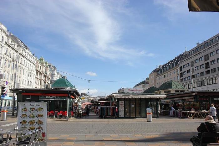 世界の市場 オーストリア・ウィーンの台所「ナッシュマルクト」のマーケットと蚤の市が面白い！2017年7月16日- エキサイトニュース