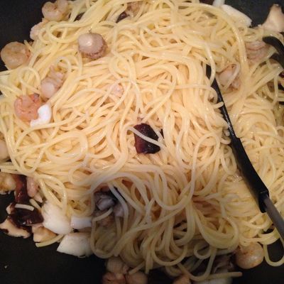 冷凍で簡単！ シーフードバター醤油パスタ