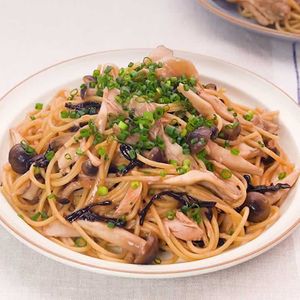 ガーリック香る きのことベーコンの和風パスタ