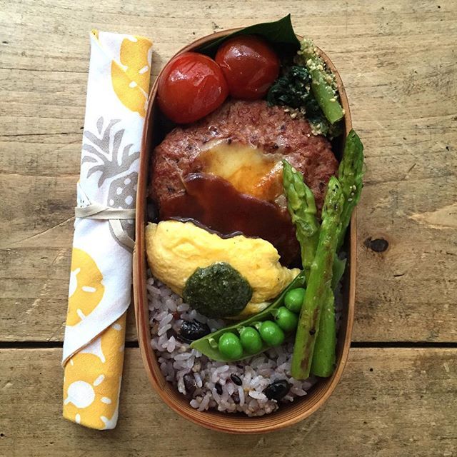 小松菜とひき肉のチーズオムレツ作り置き お弁当