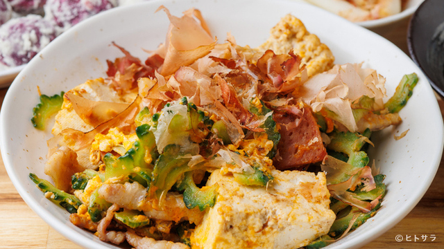 こんばんは！美ら豚です🐖💨 本日も満席ありがとうございました🈵 毎日恒例ライブ終わりの写真撮影会の様子です📸 ご予約はお電話orネットから！毎日沢山のご来店元気にお待ちしております🙇‍♀️沖縄 宮古島 宮古島グルメ 宮古島ディナー 宮古島夜ご飯宮古島旅行