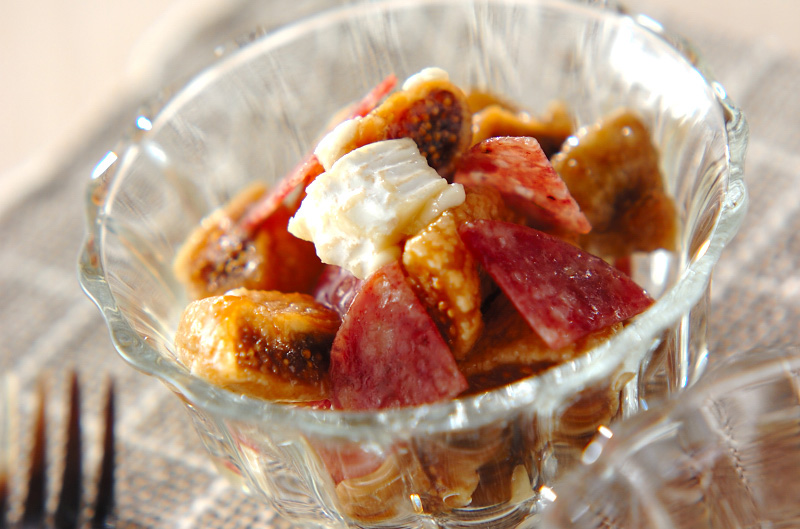 いちじくとカマンベールチーズのサラダ