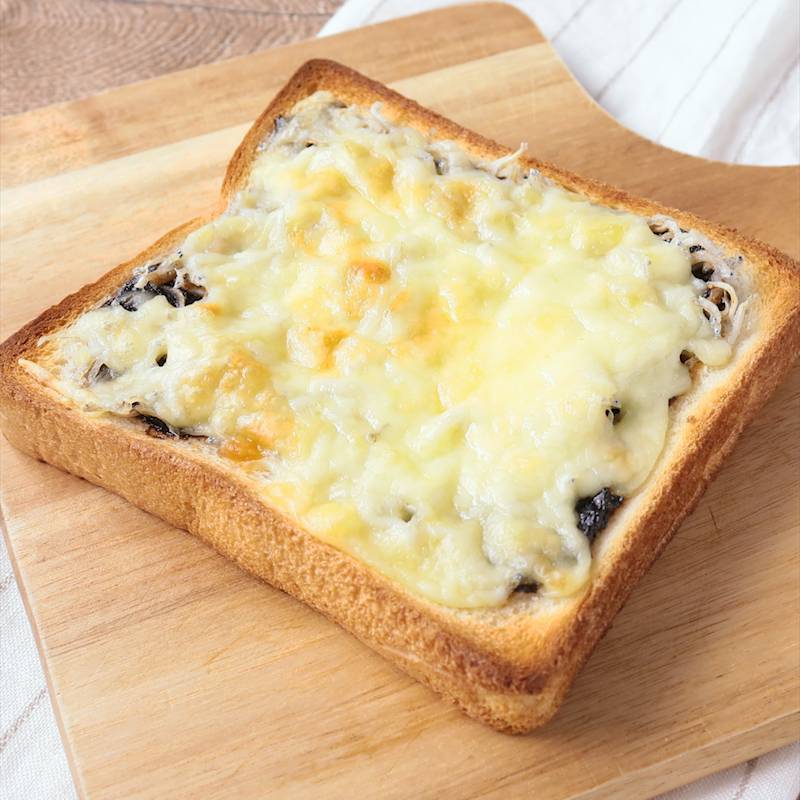 パン飲み！キャベツとしらすのガーリックチーズとおかかマヨ海苔のトースト。野菜ソムリエakkiの シンプル・ベジフル・キッチン