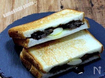 ▷川越 あんバター記録 ◁ ⁡ ⁡ glincoffee 元町本店 @ 川越 ⁡ ⁡ 老舗のあんこを使用！ 懐かしい味わいのあんバター！ ⁡ ⁡□ 龜屋あんバターホイップ 330円 ⁡ ⁡ 外はほんのりサクッと、中はふんわりとしたコッペパンに 濃厚なつぶあんと有塩バター、 ホイップで追いカロ