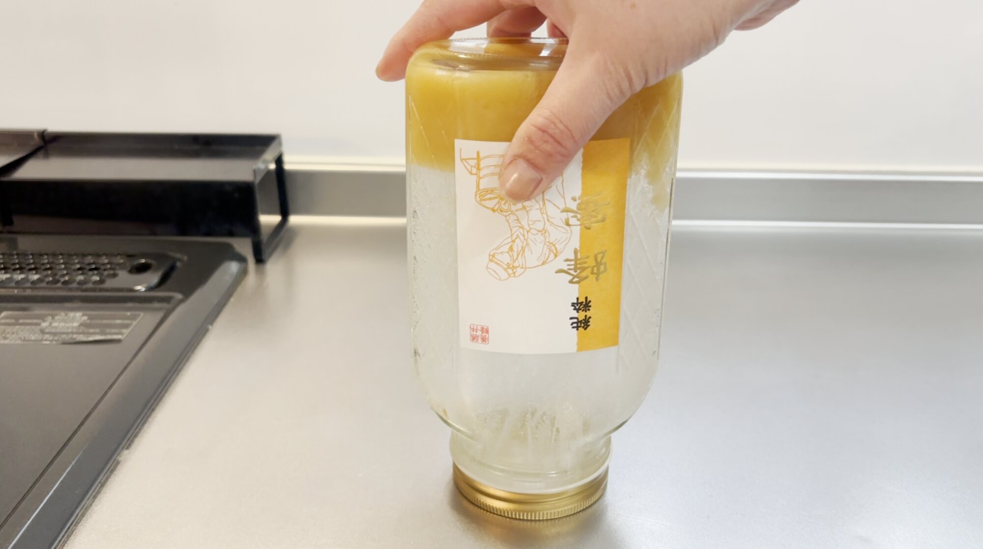 固まってしまったはちみつの溶かし方をご紹介します🍯🐝✨ガチガチのはちみつも美味しいんですけどね💗 杉養蜂園はちみつみつばち結晶雪の結晶ヒゲダンsubtitleサブタイトル