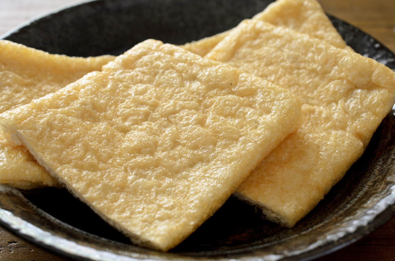 破かずにパカン！油揚げの簡単な開き方に「楽にできた」「イライラが解消された」の声 - macaroni