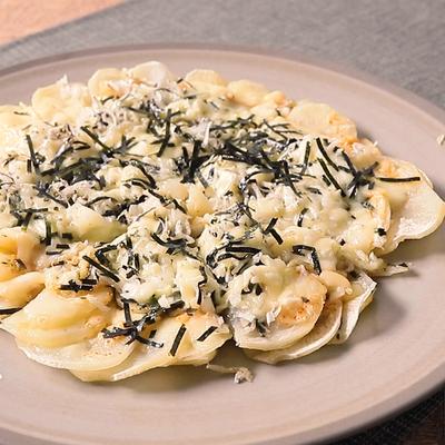 フライパンでトマトのチーズ焼き