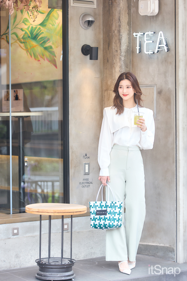 夏のBBQ服装21選 レディース アウトドアでもばっちり！ 大人のバーベキューコーデ特集Oggi.jp