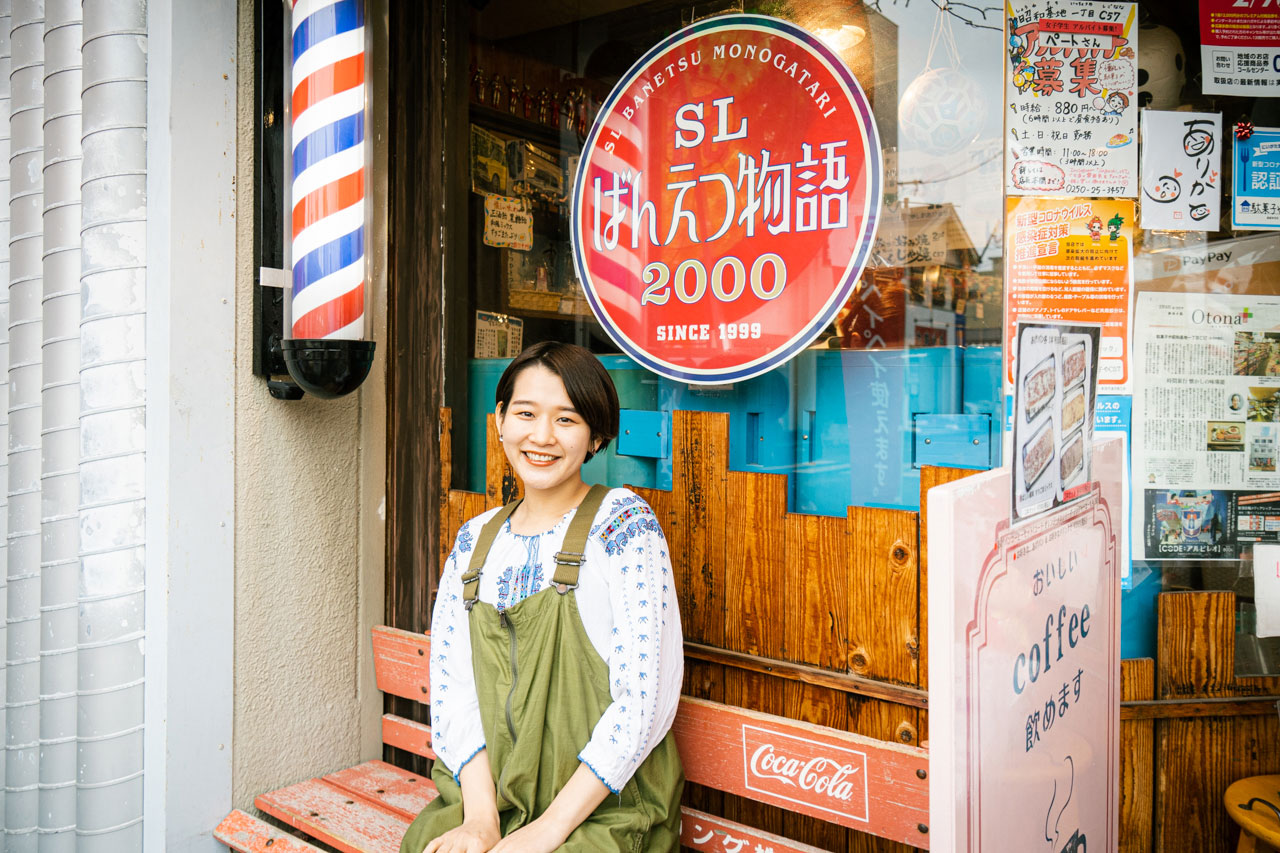 新井薬師前駅にある昭和レトロな駄菓子屋「ぎふ屋」タビトバ