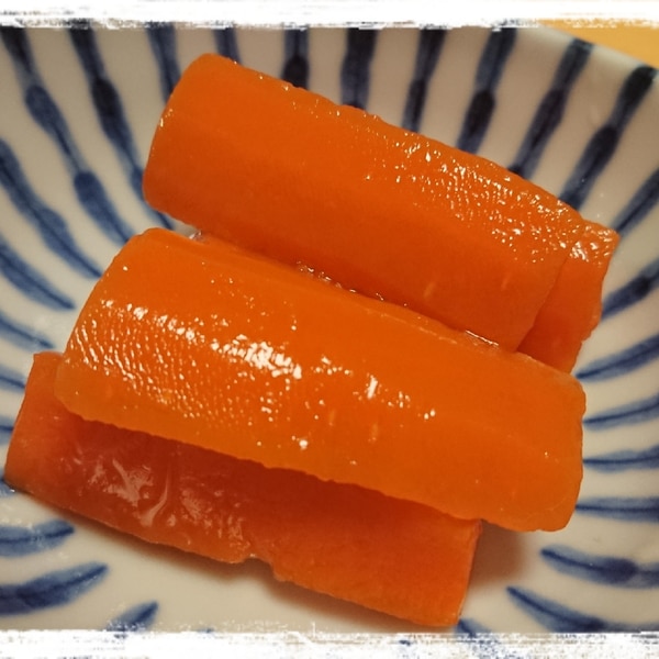 お弁当に是非☆レンジで簡単♡型抜き人参の白だし煮♡