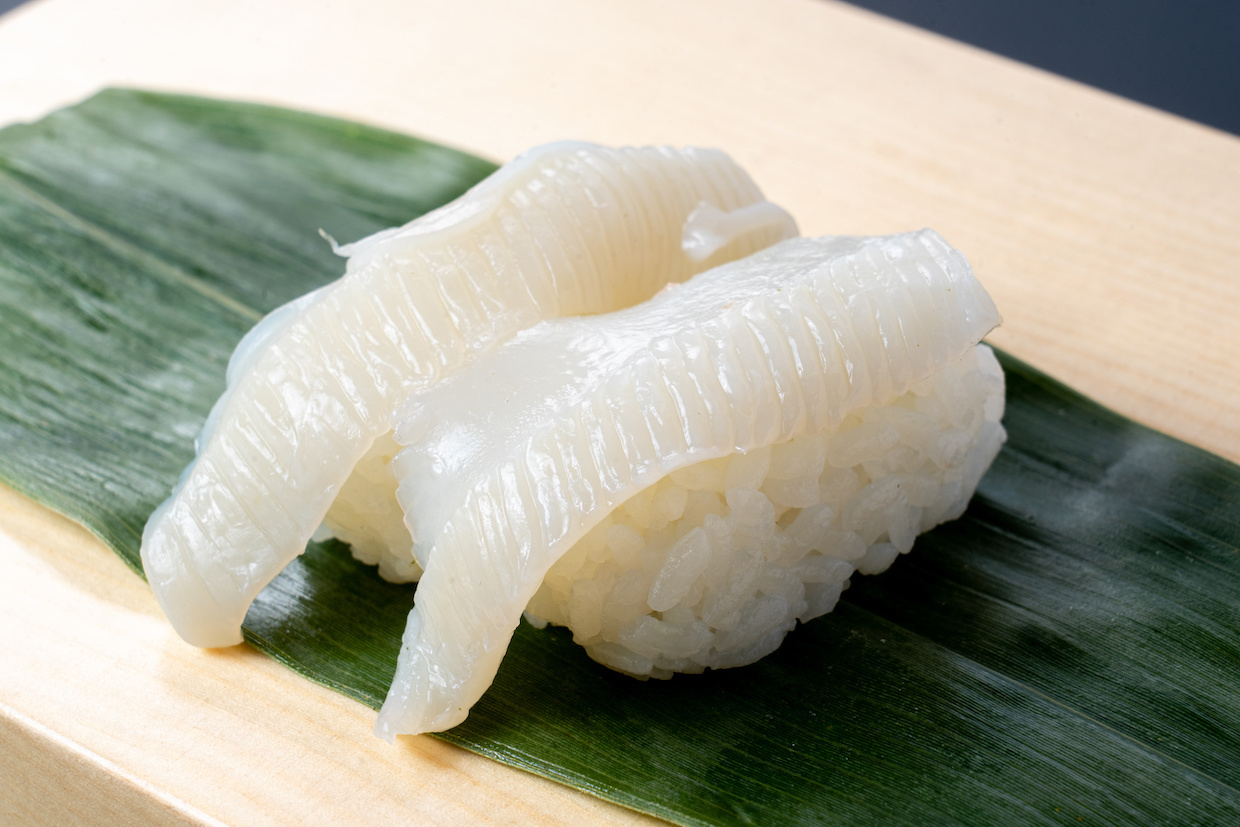 本鮪中とろ」や「真鱈白子」など新年の幕開けを祝う豪華紅白ネタが大集合！『3貫ネタ紅白祭り！』開催株式会社Genki Global DiningConceptsのプレスリリース