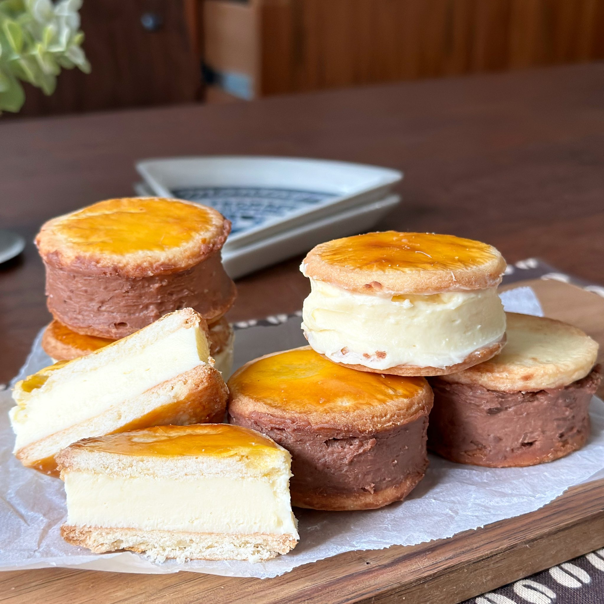 話題のバスク風チーズケーキ、材料を混ぜてレンジとトースターで超簡単に作れる！細かな説明もあるのできっと失敗しないよ - Togetter