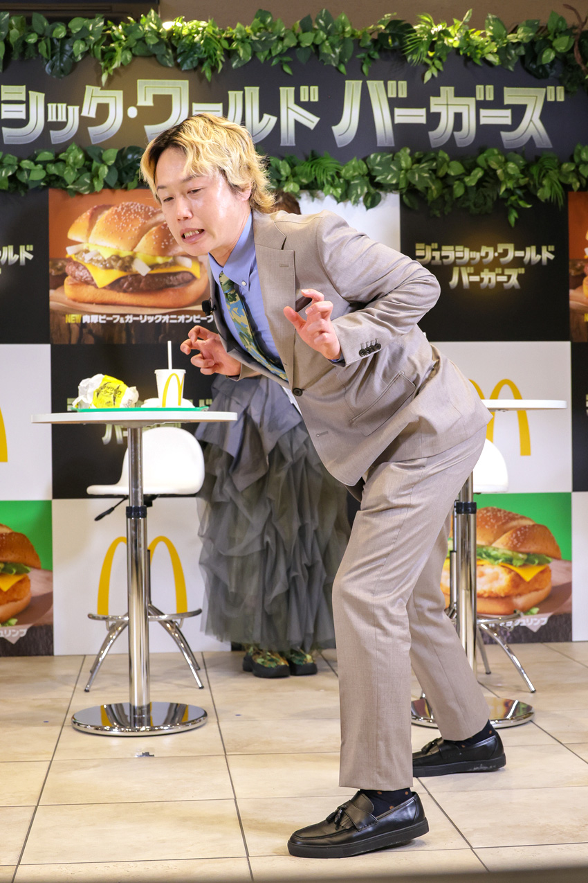 マクドナルド、ジュラシック・ワールドとコラボした3種のバーガー - グルメ Watch