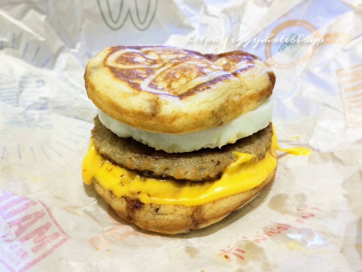 勝ち確 SNSで流行った「マックグリドル R にハッシュポテトを挟むとおいしい」は悪魔合体アレンジすぎる - All About ニュース