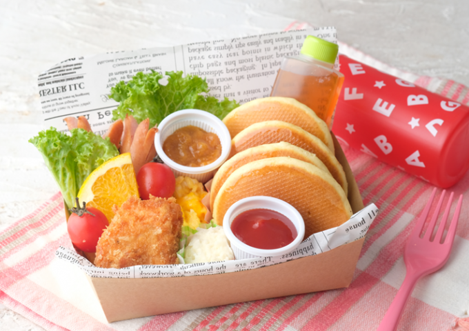 手作りパンとグラタンを詰めた タッパー弁当 がおしゃれで愛情たっぷり！「ランチタイムが楽しみになる」の声 LIMO- Yahoo!ニュース