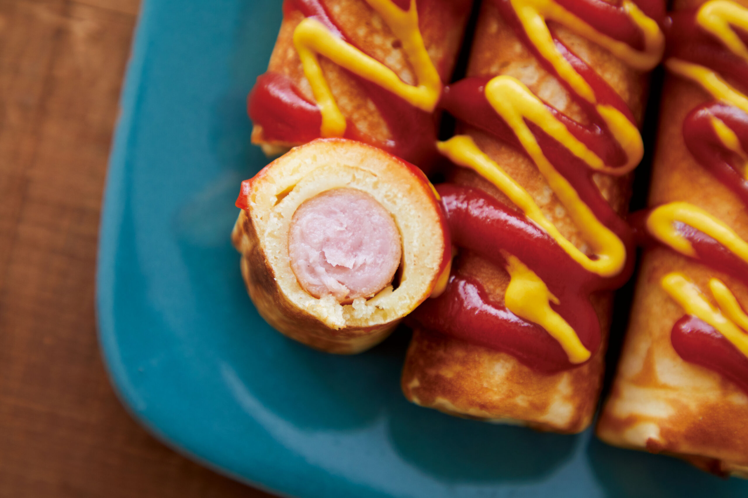 揚げずに簡単！ おさかなのソーセージの焼きアメリカンドッグ