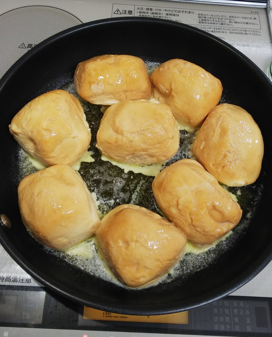 まごわやさしいMyレシピ🍞豆乳で作るフレンチトースト🍞 コストコのディナーロール 食パン クロワッサン 多めに買い 朝ごはん用に フレンチトーストに 月2回くらい登場します 前日から漬けて 朝は焼くだけ 今日の朝ごはんはどうしようと 悩まなくて済むので楽チンです