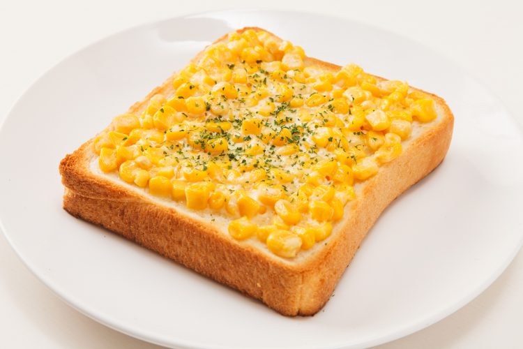 冷凍作り置きにぴったり！ほうれん草とコーンちくわのバター醤油炒め