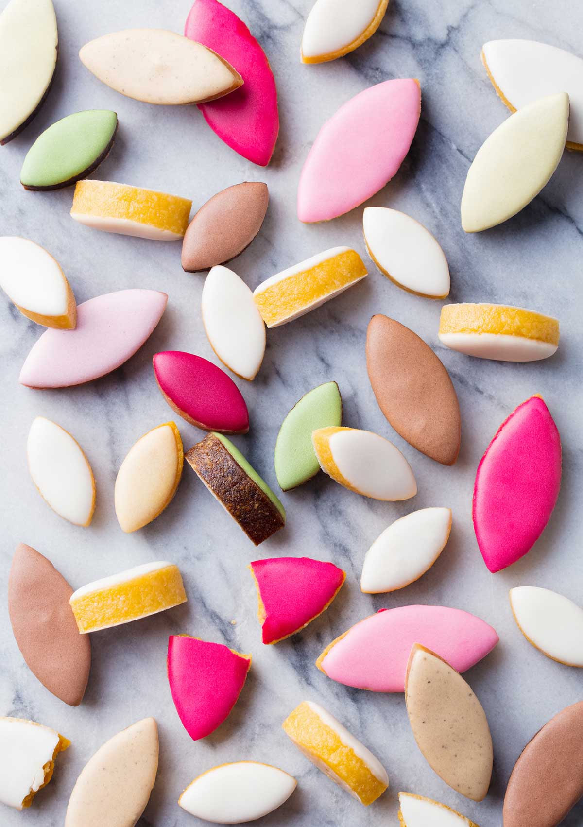 フランス菓子 地方菓子「 Calisson カリソン 」についてフランスの伝統菓子商品コラムブログLes AbeillesMinamiaoyama レザベイユ南青山 フランス産高品質ハチミツ