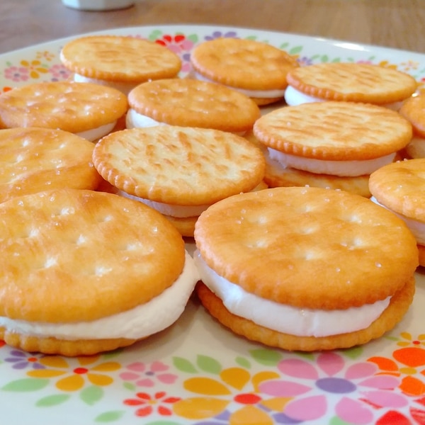 ちょこっと マシュマロのビスケットサンド