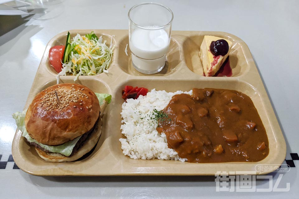 スカジャン 横須賀・ドブ板通り商店街でグルメ三昧 ネイビーバーガー- イーアイデム「ジモコロ」