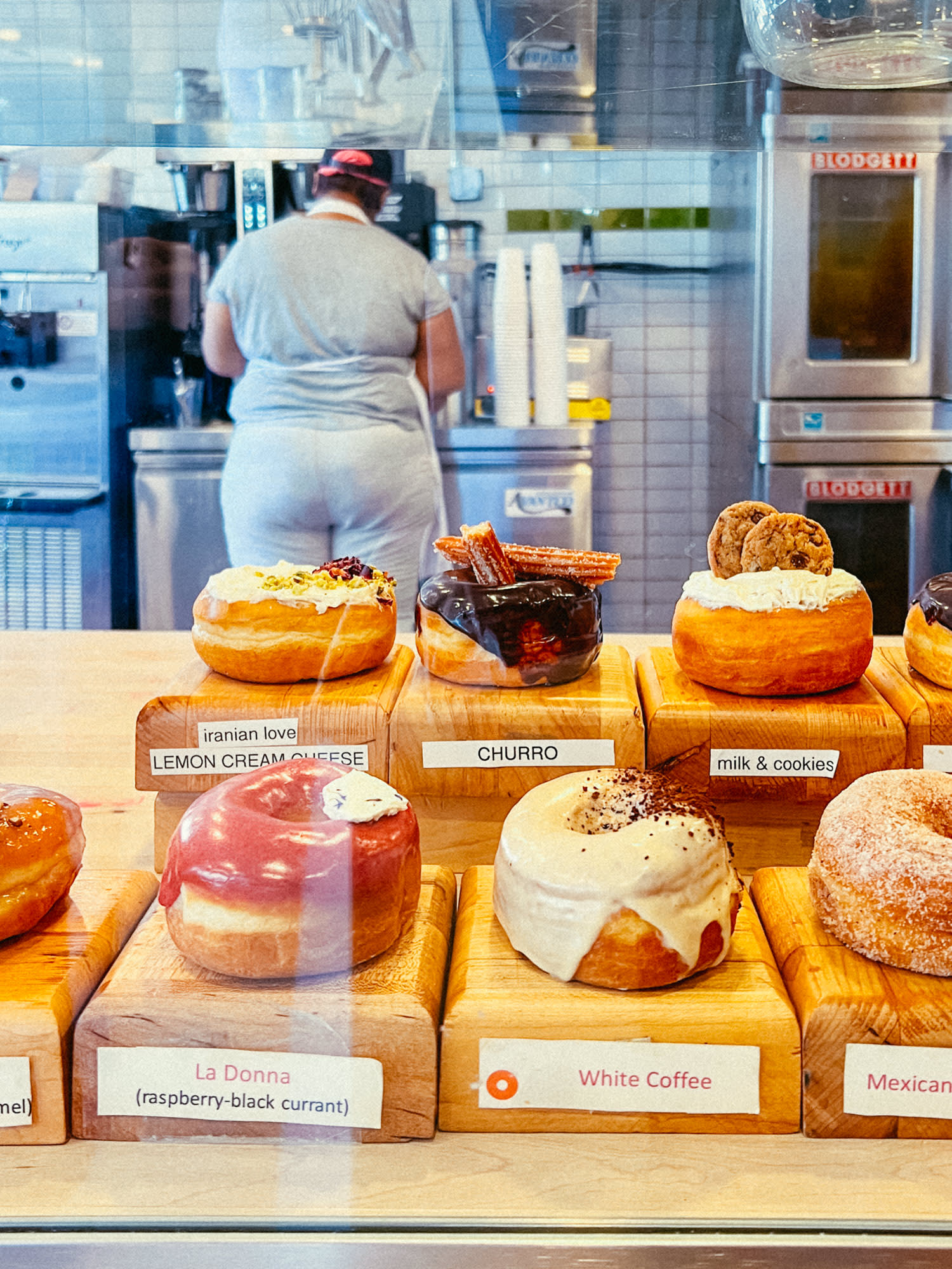 NYスイーツ愛されて60年！ブルックリンの老舗ドーナツ屋さん「ピーターパン・ドーナツ＆ペーストリー」グルメピエロ