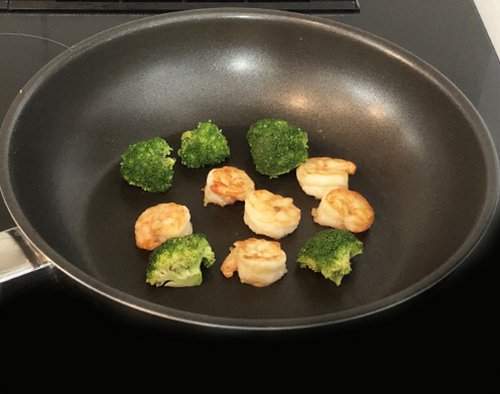 鶏むね肉とブロッコリーのキムチマヨネーズサラダ、サラダチキンアレンジ - 魚料理と簡単レシピ