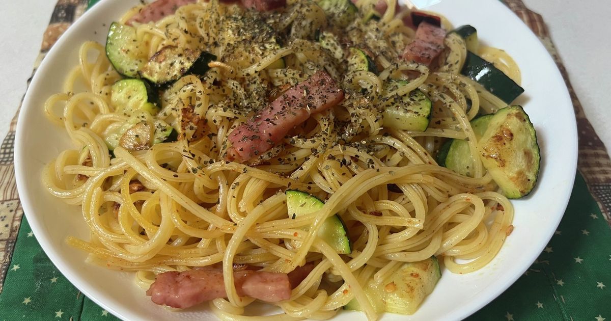 簡単シンプルなのにおしゃれ♪ ズッキーニのペペロン風パスタのレシピ