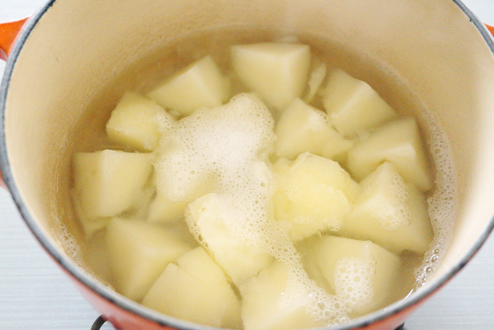 じゃがいもの茹で時間は？ほくほくに仕上げるコツや人気レシピも紹介鰹節・だし専門店のにんべんネットショップ