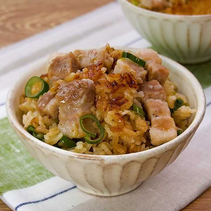 お肉たっぷり！ 銅鍋で作る豚バラ肉の炊き込みご飯のレシピ・作り方 - imono-shop