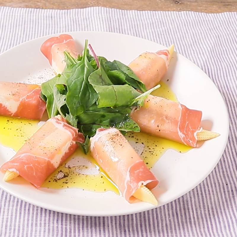 簡単でおしゃれ♪ 生ハム桃モッツァレラ