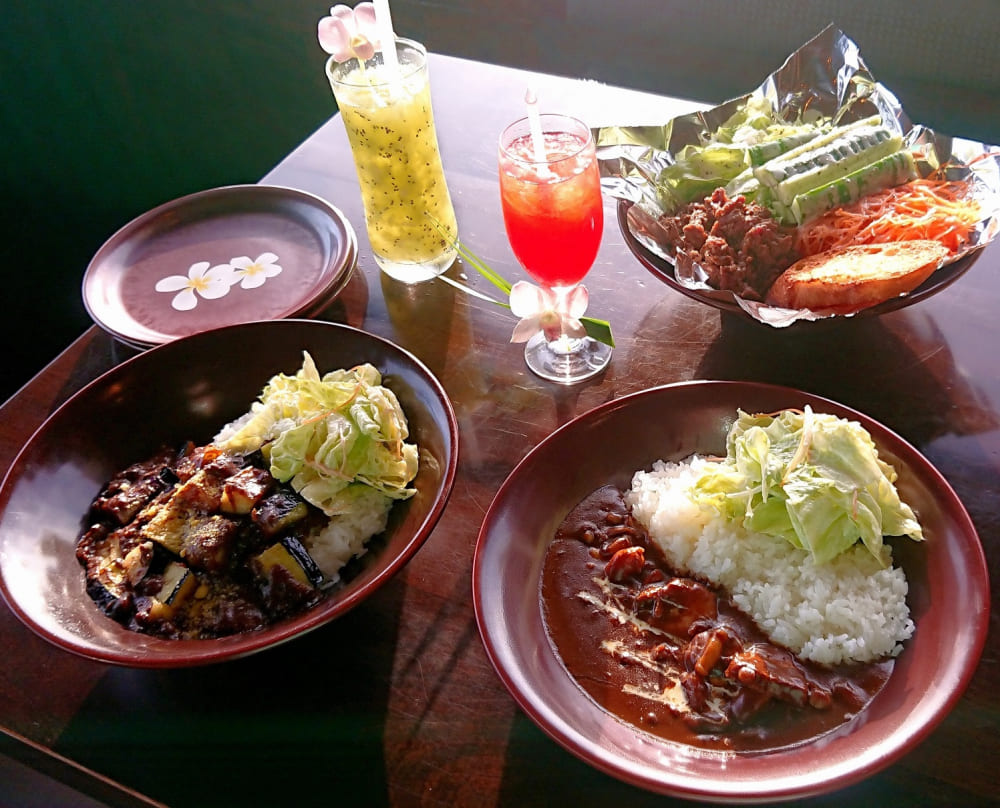 鎌倉の 超人気カレー店『珊瑚礁 本店』 七里ヶ浜 で絶品すぎる「ドライカレー」を食べてきた！ – 食楽web