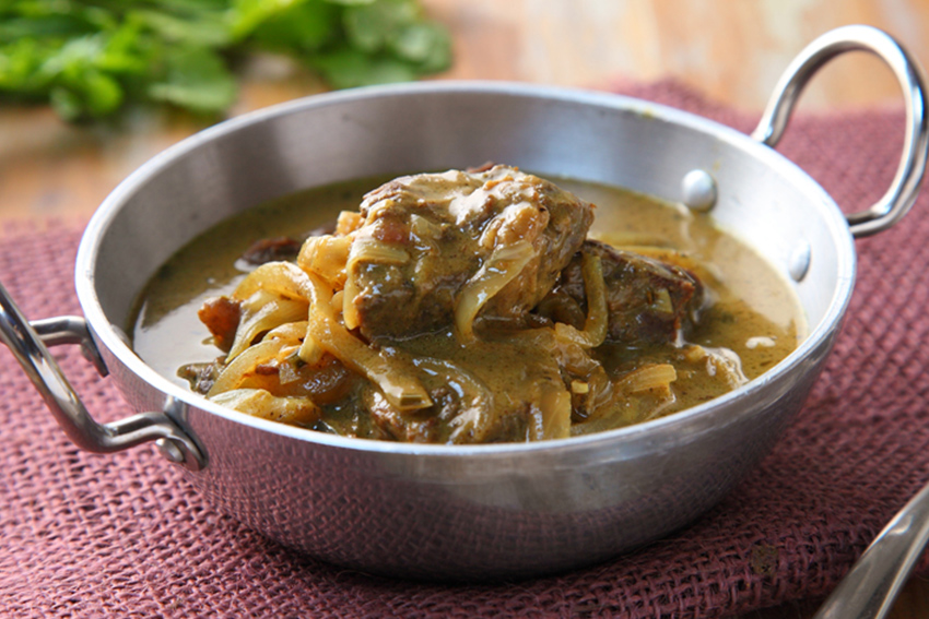 こってり味噌もつ煮込み