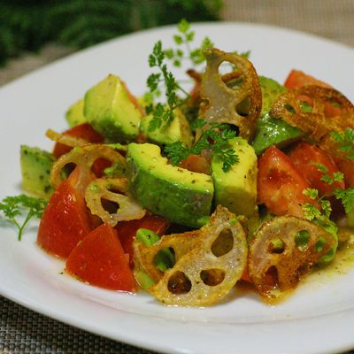 アボカドと胡瓜とトマトのサラダ