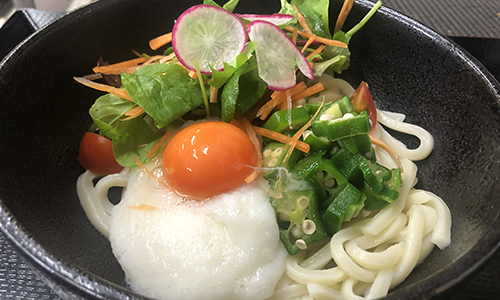 ぼる塾」酒寄さん、吉池の「大進食品の生太うどん」に感動。 思い、思われ、食べ、ぼる塾。vol.114- CanCam.jp キャンキャン
