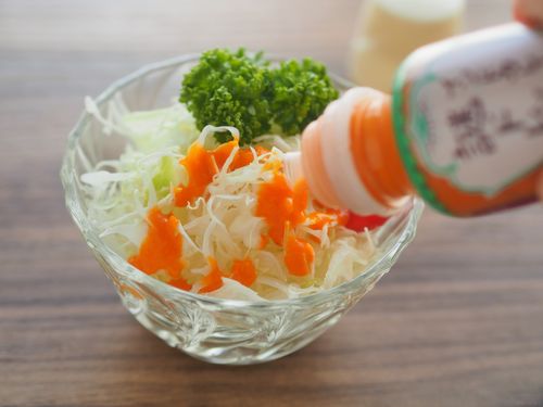 コストコで発見した「インドカレー屋さんの謎ドレッシング」。味は分かるけど名前は知らないあの味を再現!? - macaroni